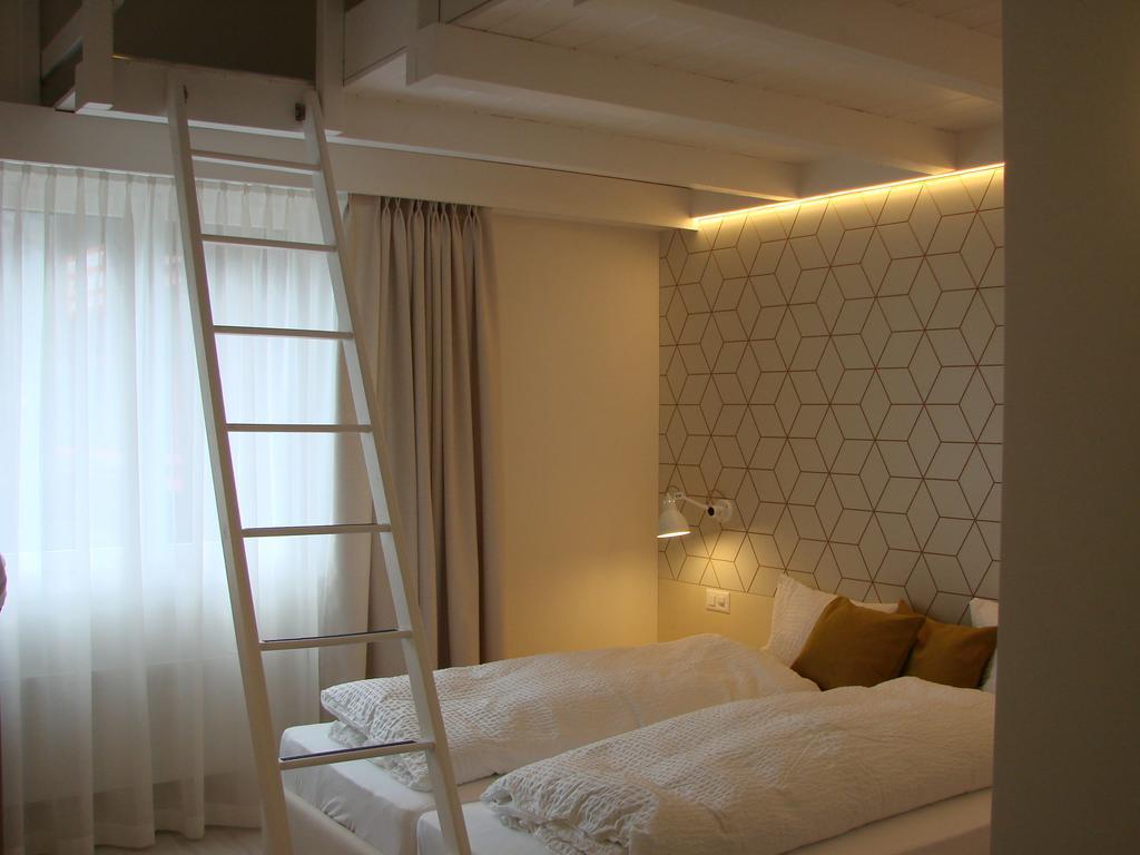 Hotel Restaurant Flaschen Albinen Room photo