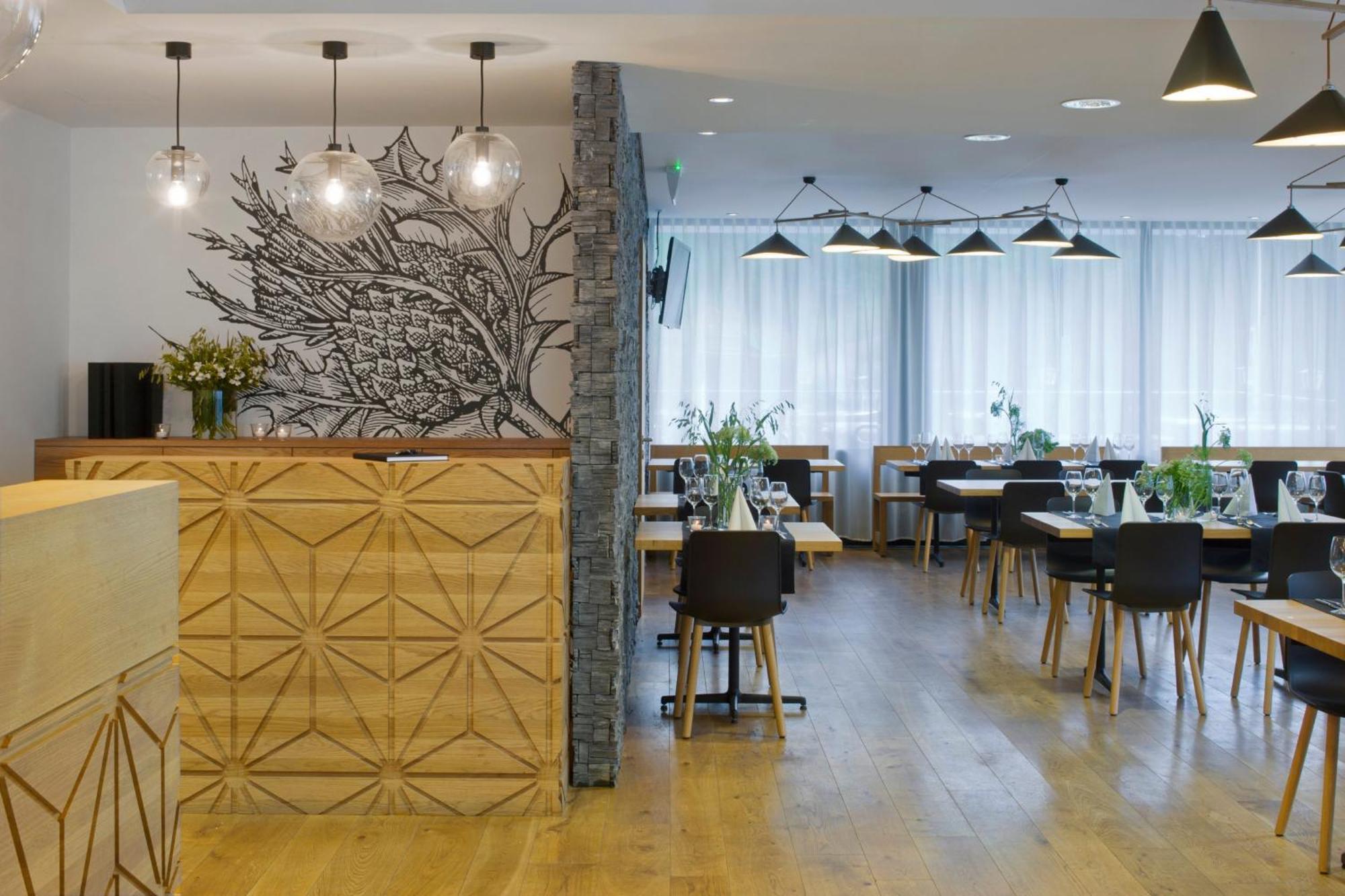 Hotel Restaurant Flaschen Albinen Exterior photo