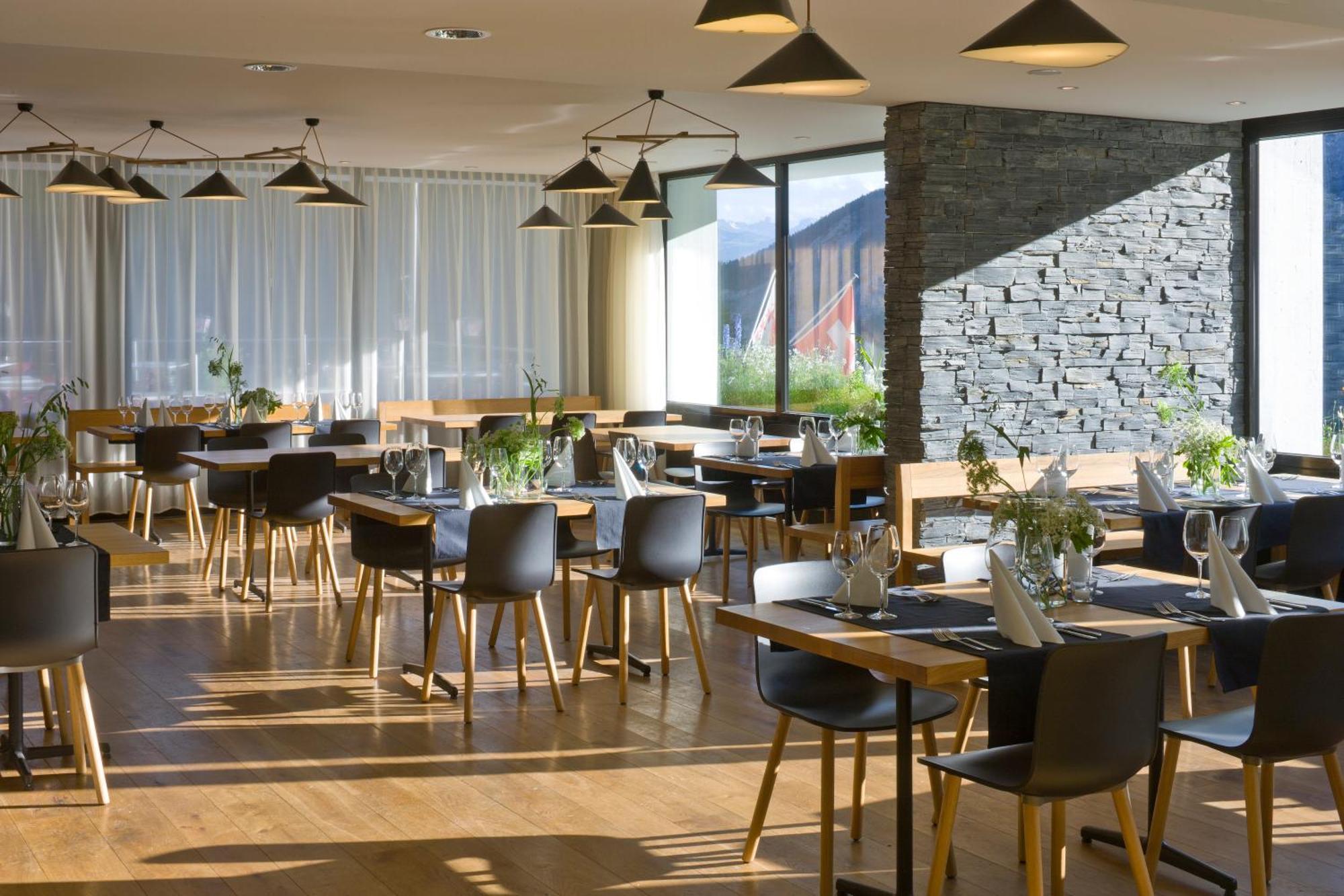 Hotel Restaurant Flaschen Albinen Exterior photo